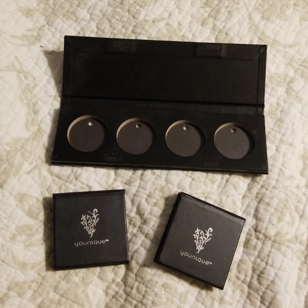 Set of 3 Eyeshadow Compacts